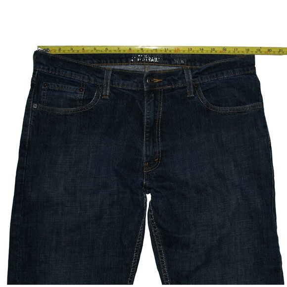 Signature by Levi Strauss & Co.™ Men's Straight Fit Jeans W38 x L32 - Picture 1 of 9